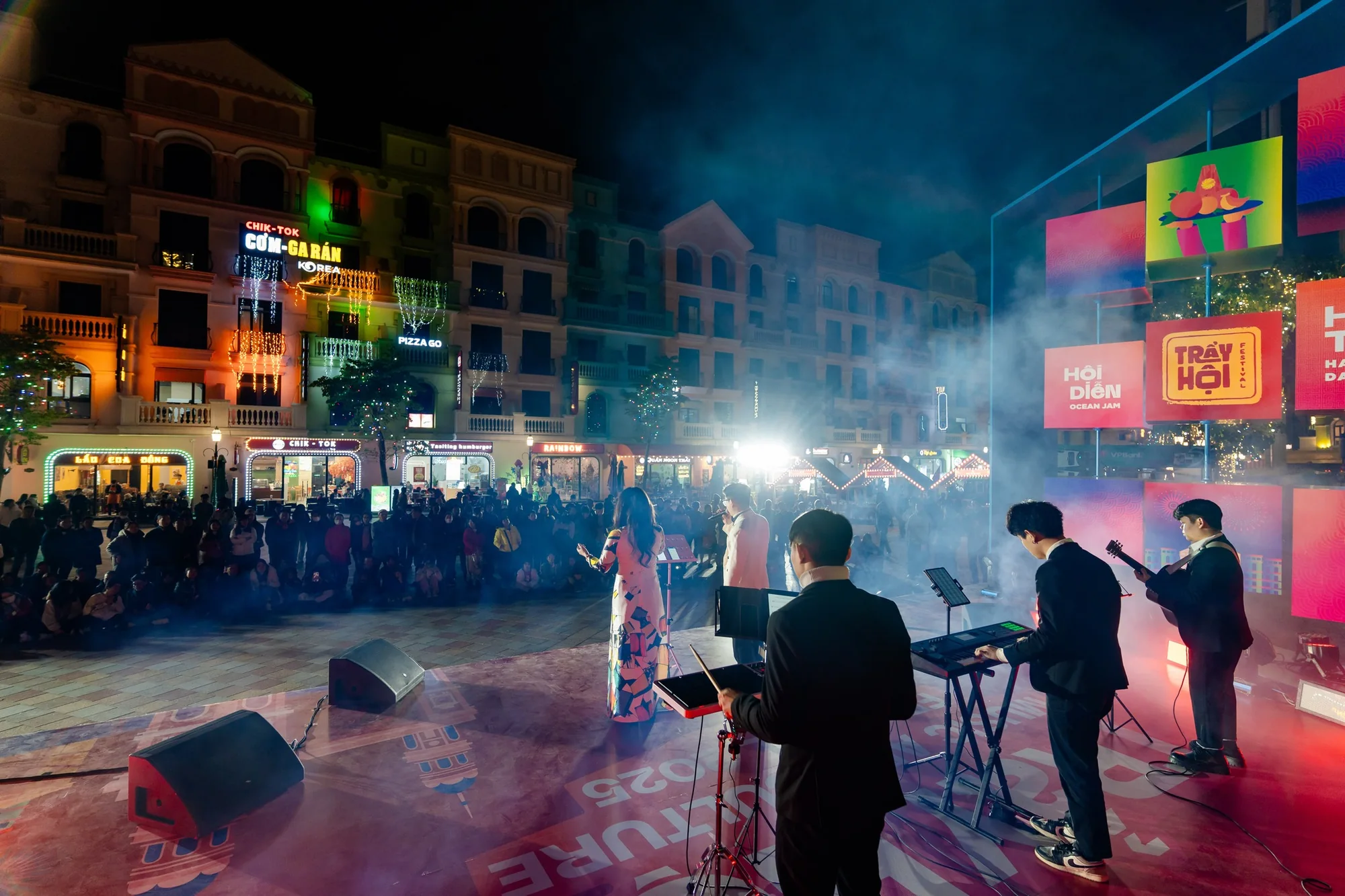 Tray Hoi Festival crowd and outdoor stage