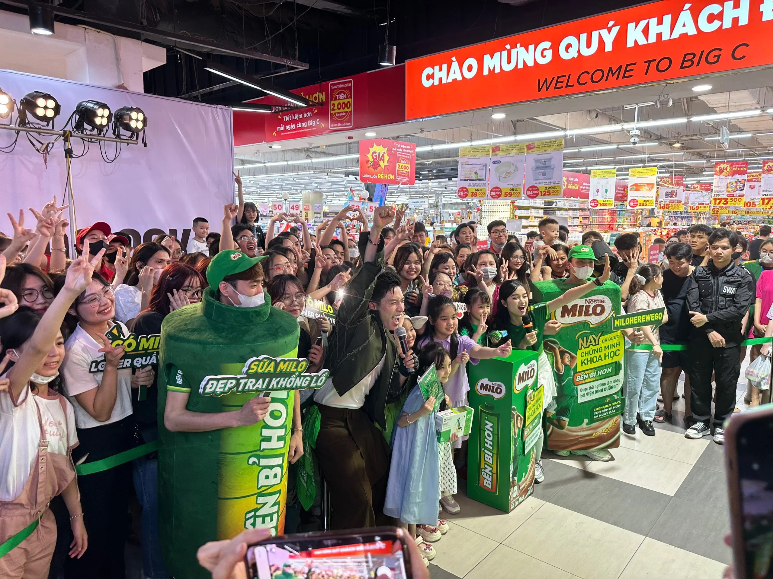 Milo retail activation crowd