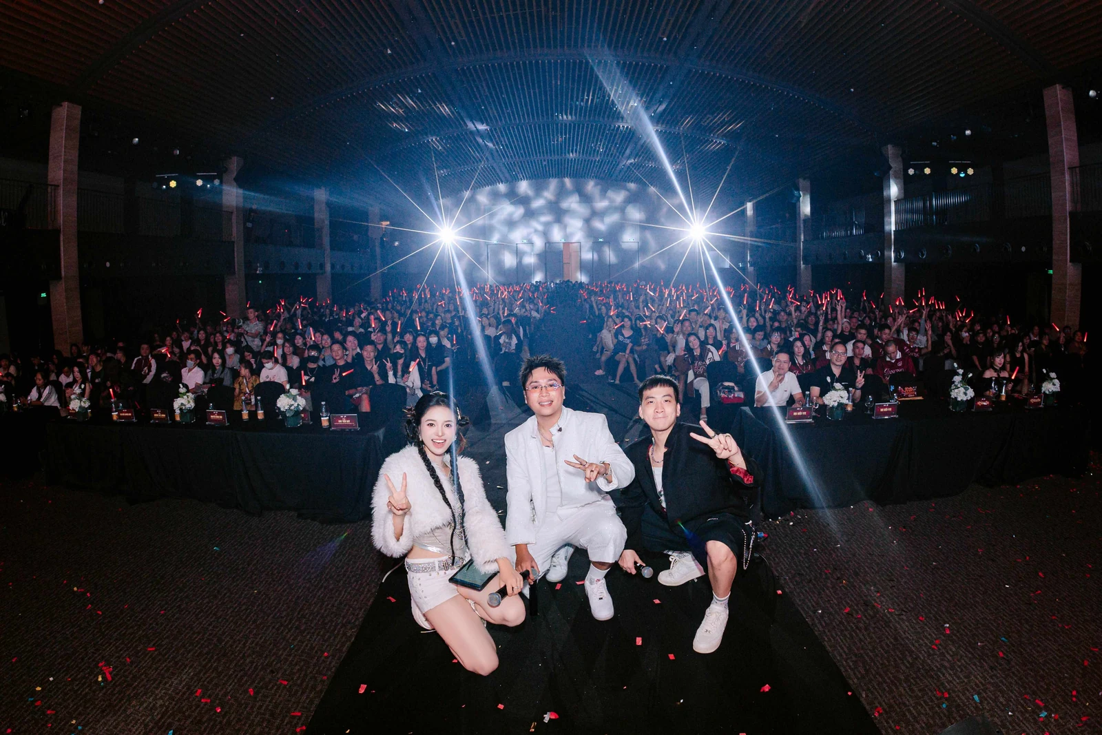 Nga Lyna with guests and fans at Audition's 20th anniversary event